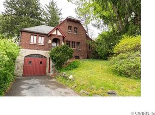 104 Kirk Dr, Rochester, NY 14610