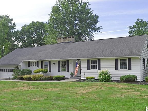 2nd image of 8 Briggs St