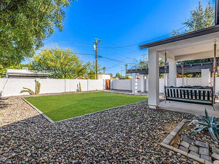 938 E Coronado Rd — Photo 35