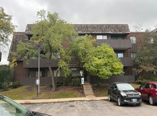 548 Timber Ridge Dr, Carol Stream, IL 60188