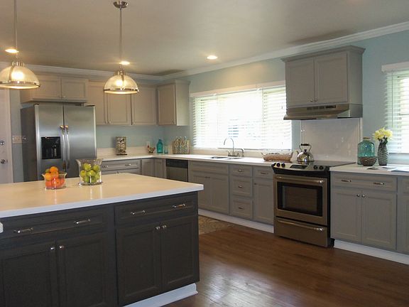 4th image of 17636 Peninsula Dr