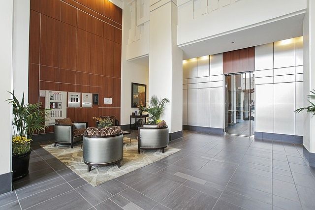 2nd image of 1400 S Michigan Ave APT 807