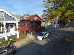 10 Cranston Ave, Newport, RI 02840