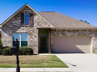 209 Berg Ct, Youngsville, LA 70592