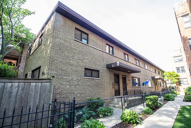 1st image of 4416 N Greenview Ave #C
