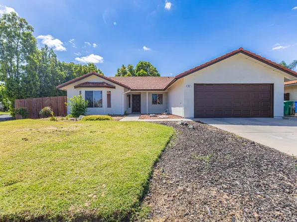 911 3rd St, Sanger, CA 93657