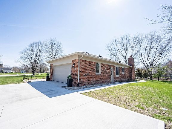 2nd image of 506 Swan Dr