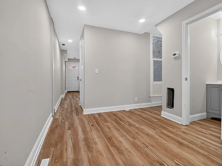 512 Sanford Pl — Photo 12