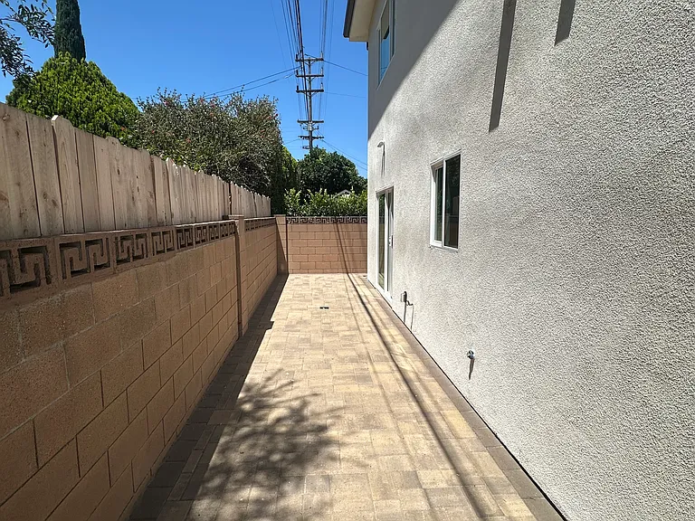 1445 N Maple St #101 — Photo 14