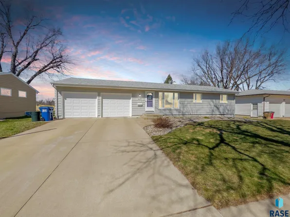 1900 E 19th St, Sioux Falls, SD 57105