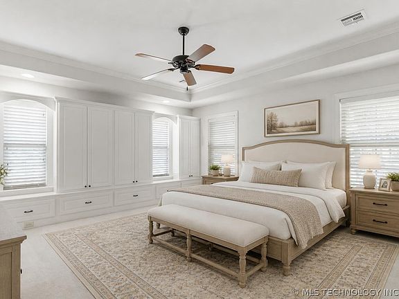 5th image of 423 N Forest Ridge Blvd