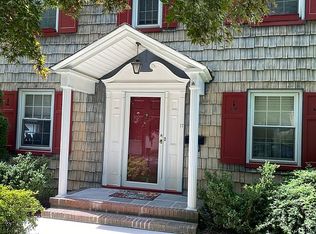 17 Howard St, Verona, NJ 07044