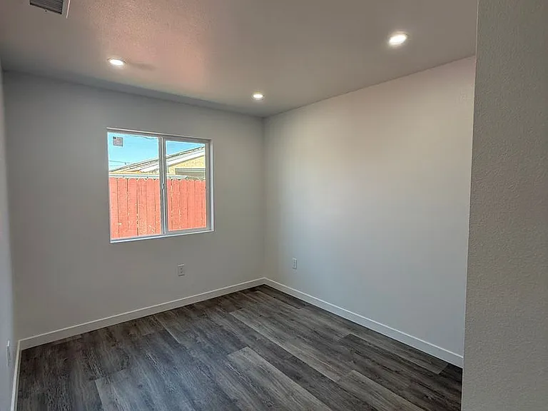 1758 Wallace St #B — Photo 3