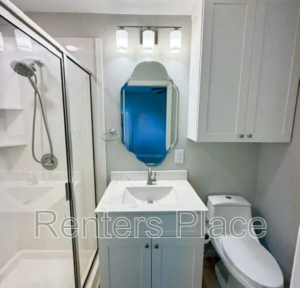 711 N Main St — Photo 8