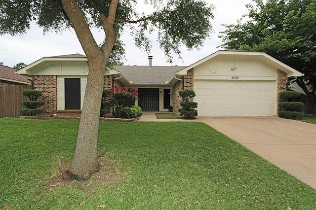1st image of 4208 Greencrest Dr