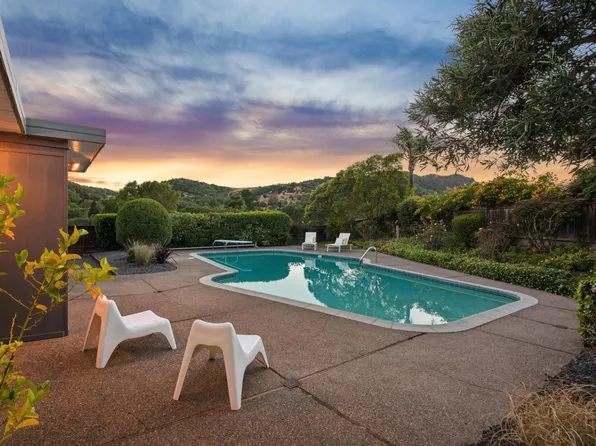 24 Mount Diablo Circle, San Rafael, CA 94903