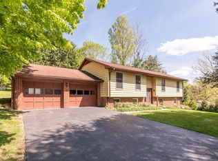 1908 Lindale Dr, Blacksburg, VA 24060