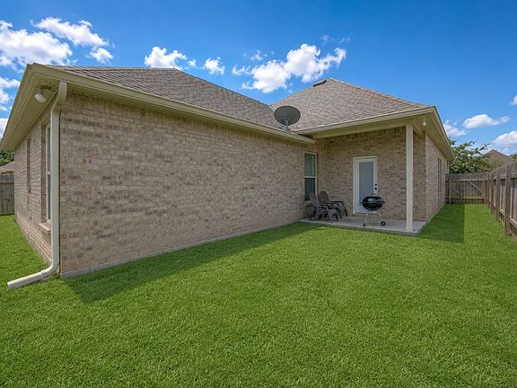 3rd image of 1544 Riverview Ln