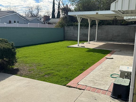 3rd image of 23918 Gilmore St