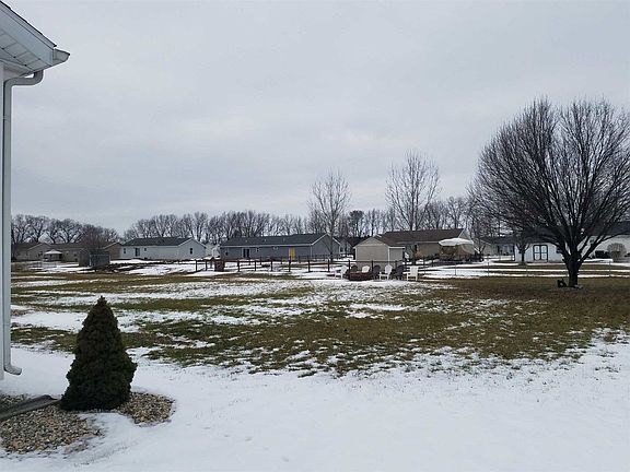 4th image of 29843 Roscommon Dr