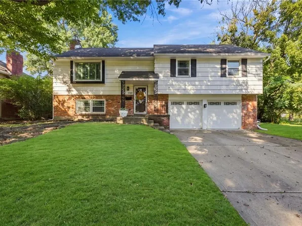 6624 Marty St, Overland Park, KS 66202