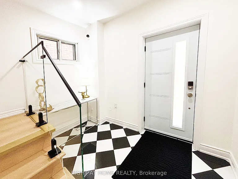 11 Holton Ave N #UPPER — Photo 6