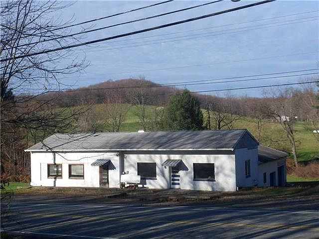 2nd image of 613 Freeport Rd
