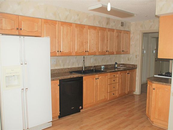 5th image of 10358 Chimney Rock Dr APT 1