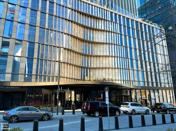 430 West 34th Street image 11 of 16