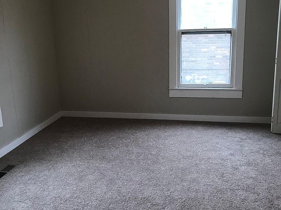 5th image of 131 Pinedale St APT A
