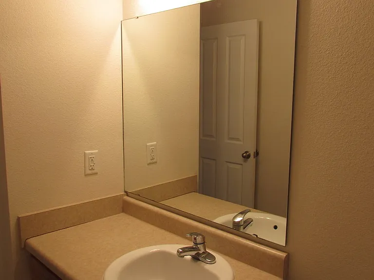 114 Andrews Dr — Photo 23