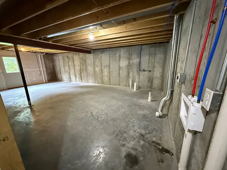 842 Lakeway Dr — Photo 13