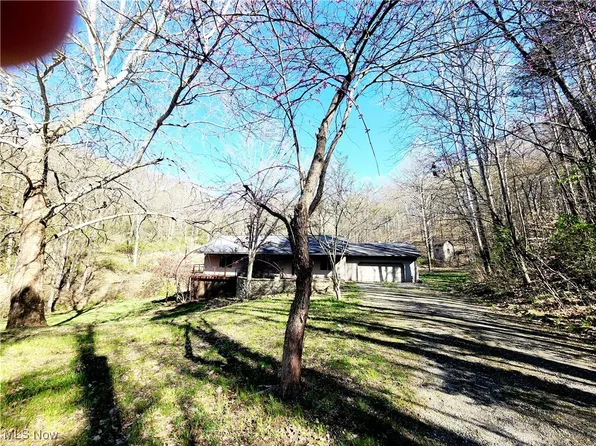 62875 Ridgewood Dr, Cambridge, OH 43725