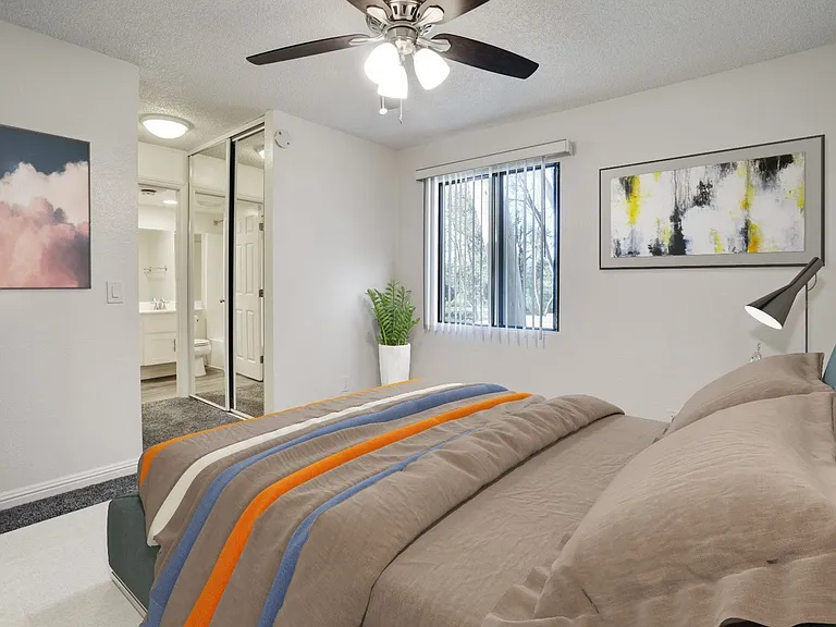 River Oaks Apartments — Photo 8
