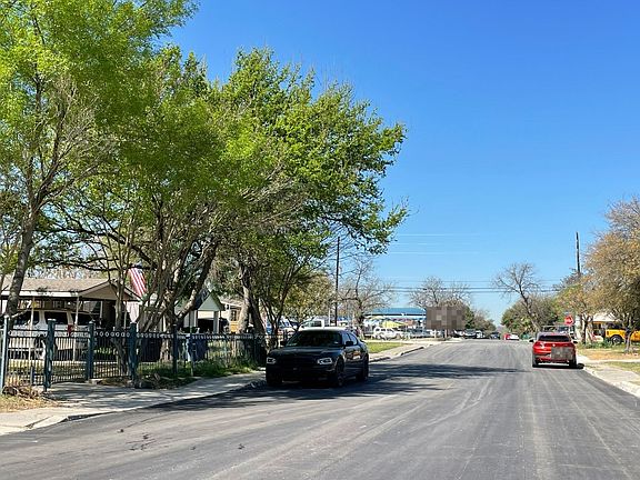 5th image of 564 W Hermosa Dr