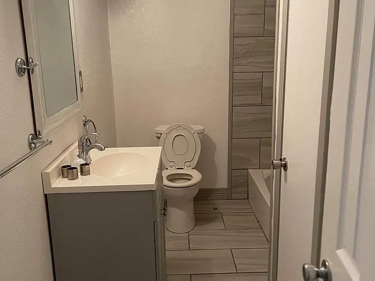 Main bathroom