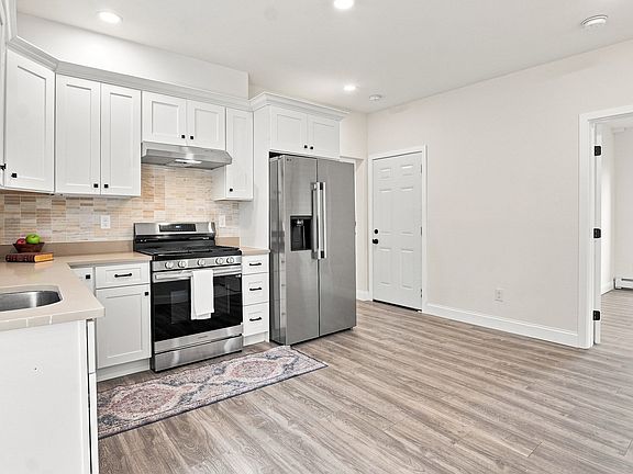 4th image of 15 Vernon St