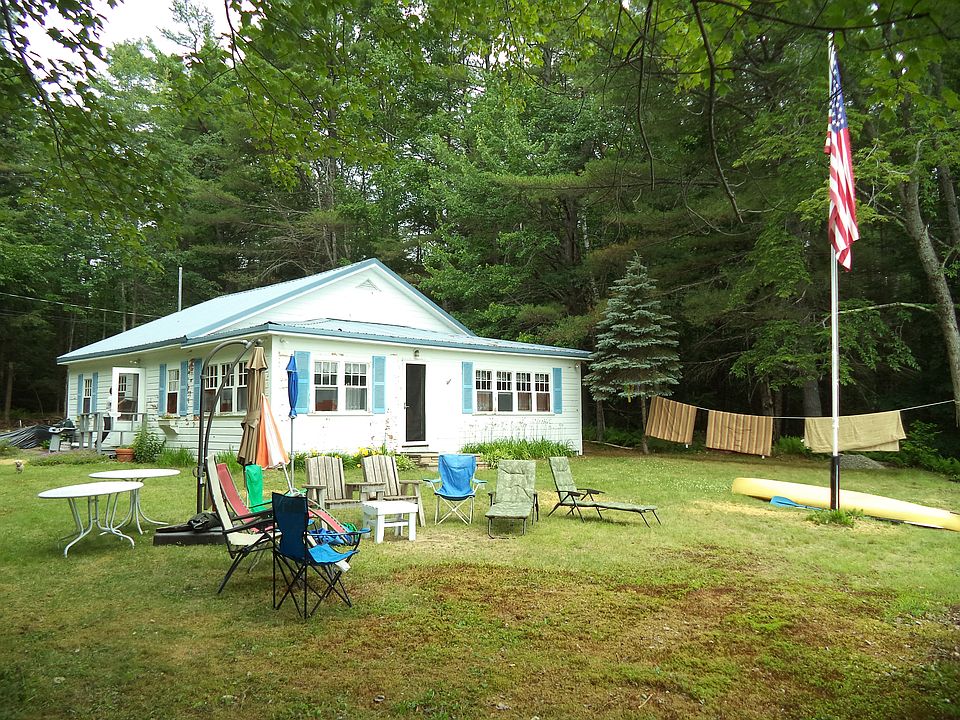 2nd image of 60 Plum Ln