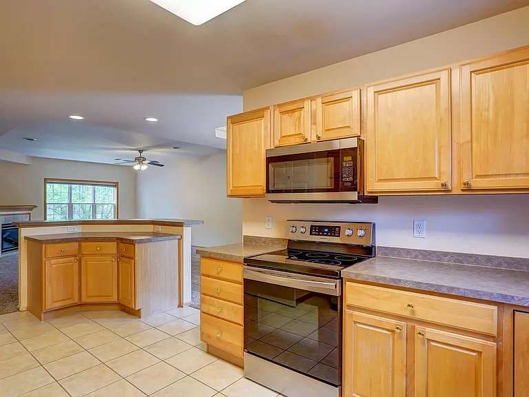 1813 Carns Dr — Photo 13