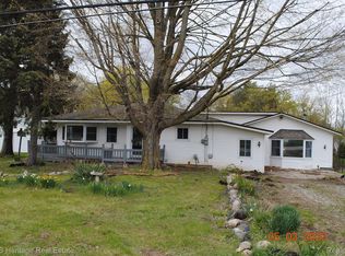 9198 Silver Lake Rd, Linden, MI 48451