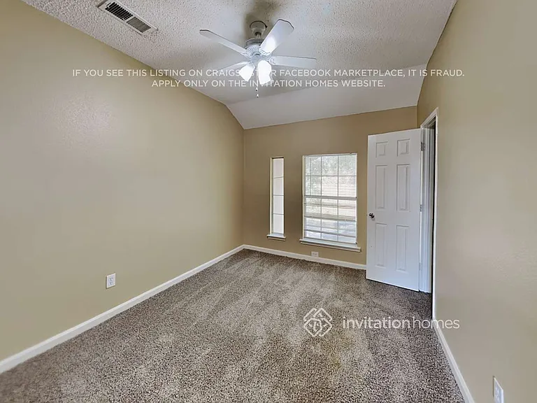 2110 Loretta Ln — Photo 13