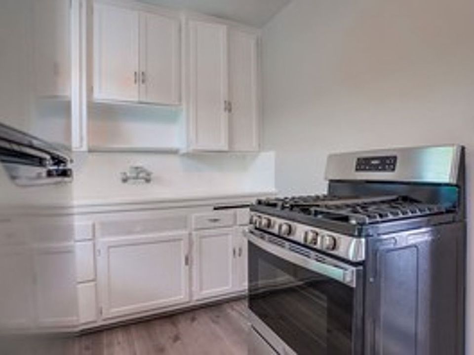 1st image of 80 Bennett Ave Unit 6