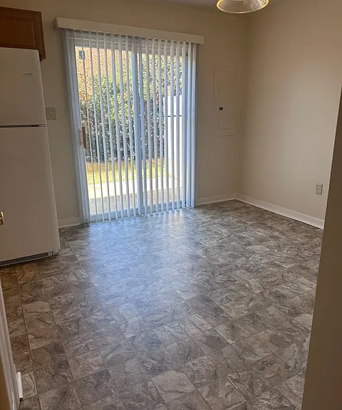 100 Oak Ave — Photo 1