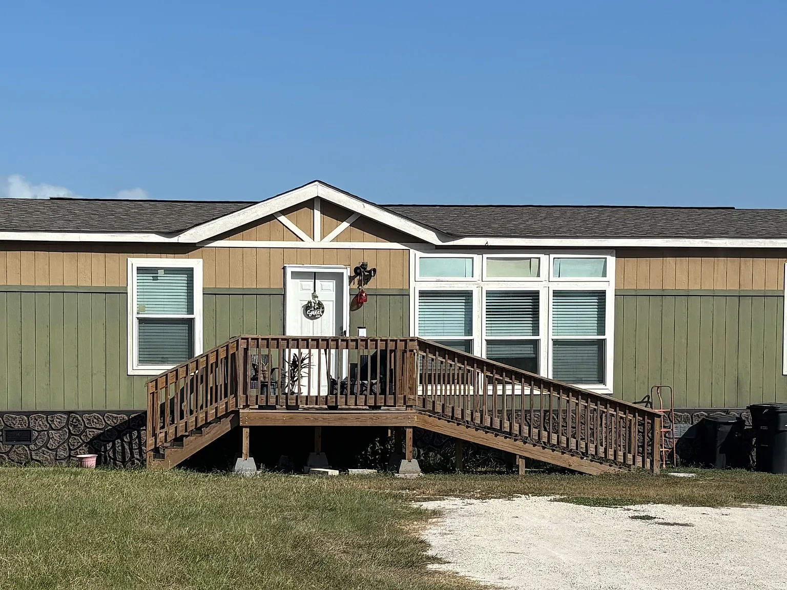 4 bed, 1792 sqft, $2,400 — Photo 1