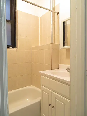 Rented by Bohemia Realty Group | media 11