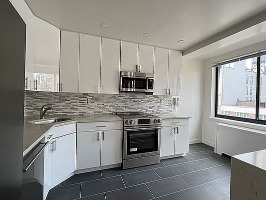 1st image of 144 23rd St Penthouse A