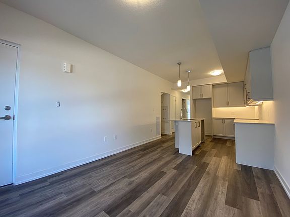 4th image of 10 Palace St #D7