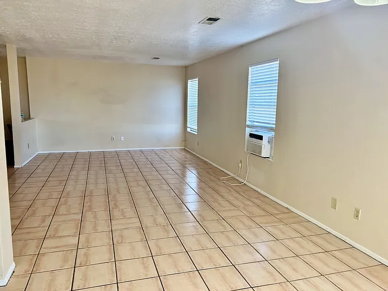 472 Copper Dr NE — Photo 10