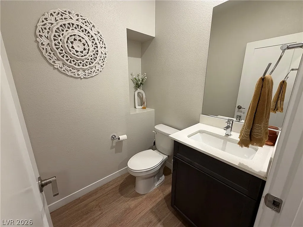 2 bed, 2.5 bath, 1607 sqft, $2,400 — Photo 4