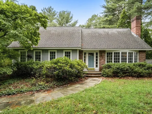 71 Walpole St, Dover, MA 02030
